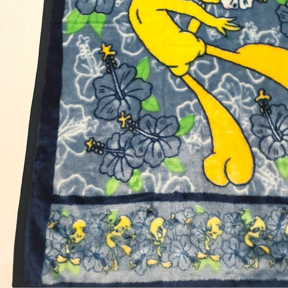 Vintage Tweety Bird Blanket 57” x 41.5” Flowers - Picture 3 of 16